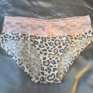 Victoria's Secret’s animal print Lacey accent flirty wildness panty NWT - Size S